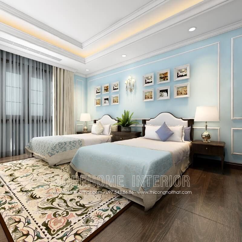 Giường ngủ được thiết kế bằng gỗ óc chó với bọc da đẹp mắt ở đầu giường, tạo nên một cảnh ấn tượng.